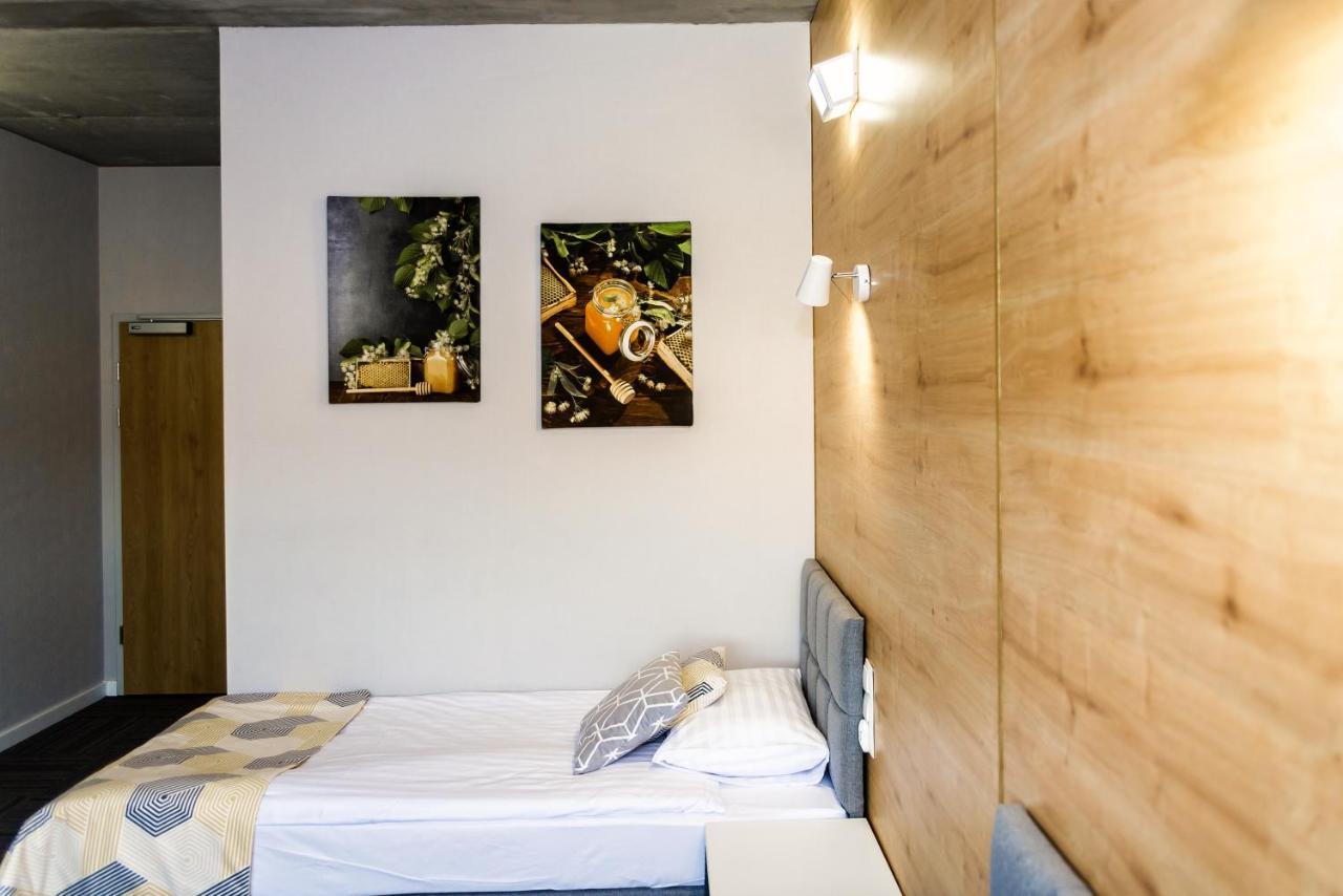 רומיה Hotel 107 מראה חיצוני תמונה