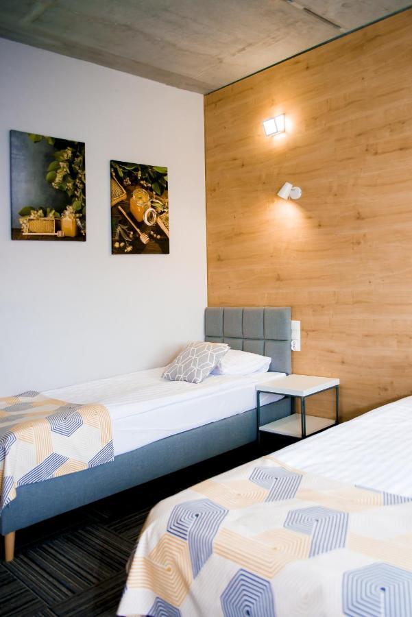 רומיה Hotel 107 מראה חיצוני תמונה