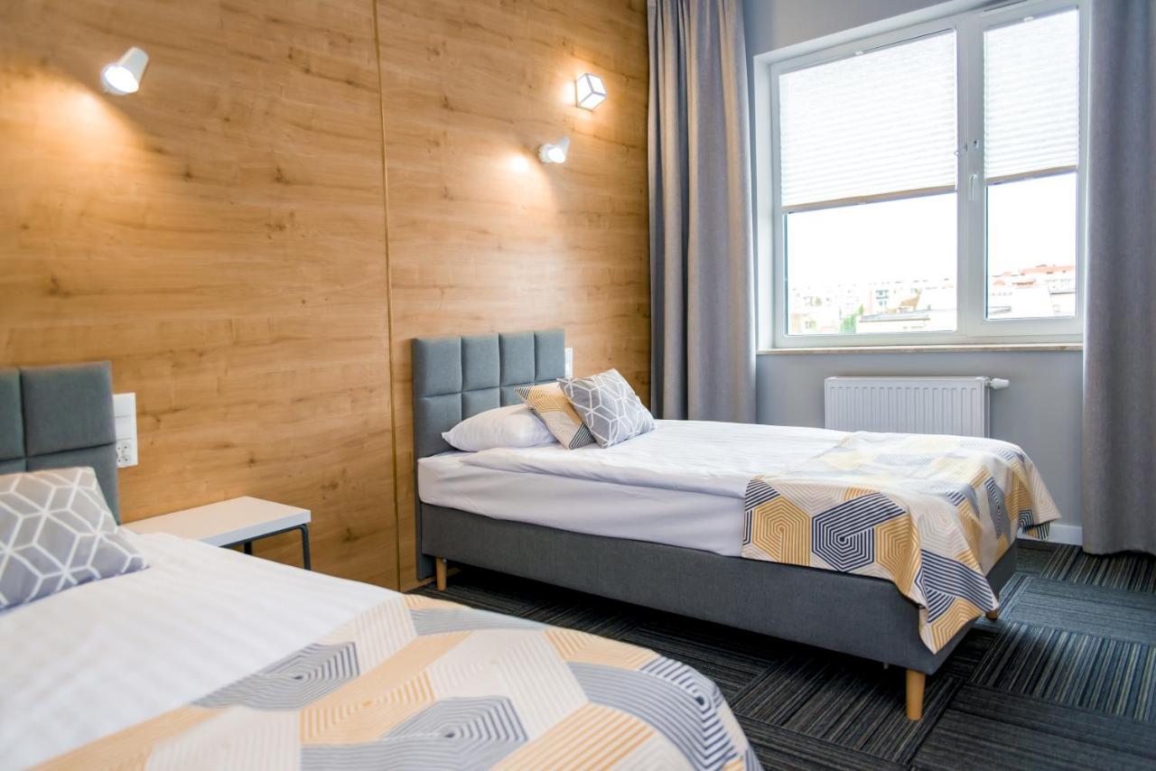 רומיה Hotel 107 מראה חיצוני תמונה