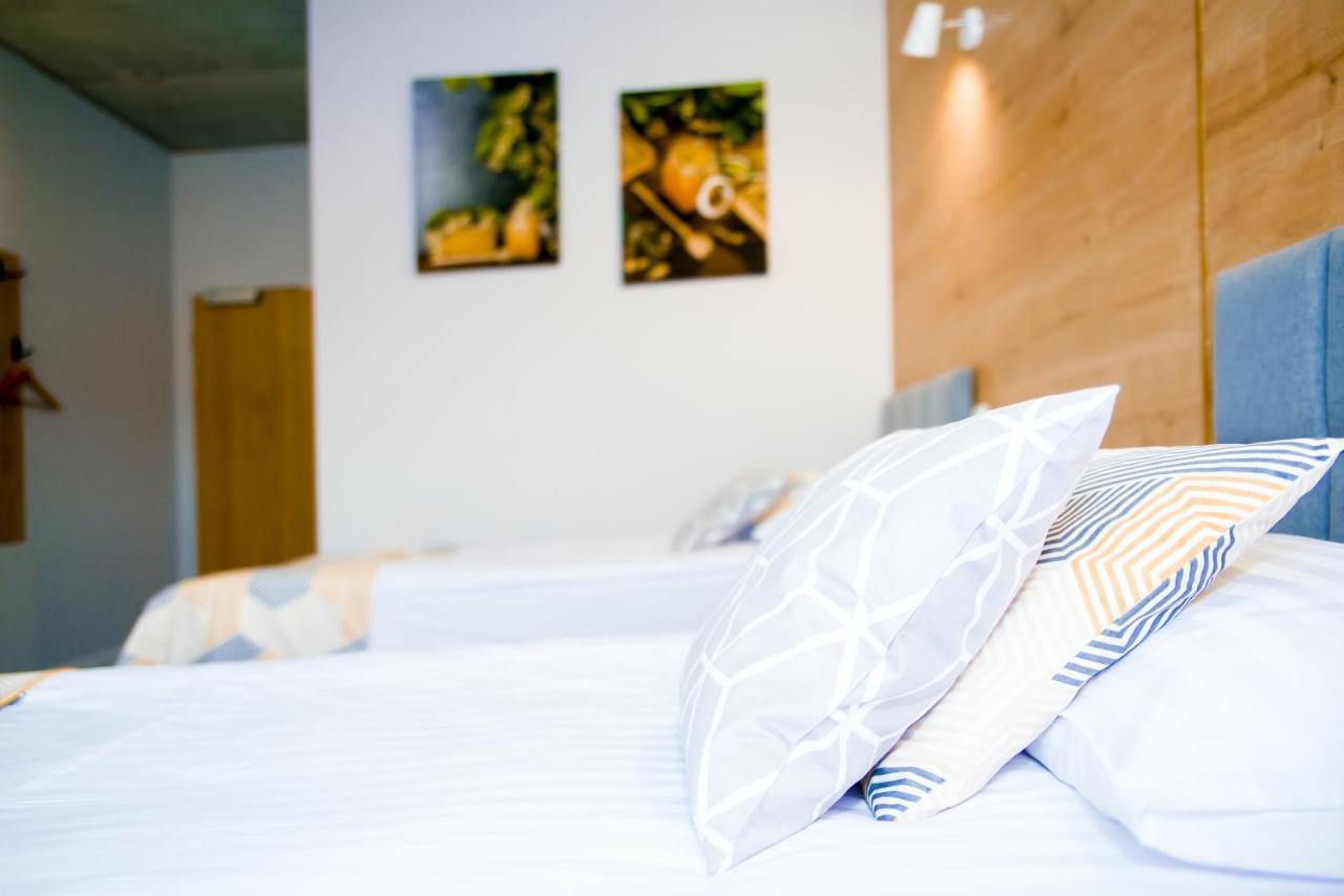 רומיה Hotel 107 מראה חיצוני תמונה